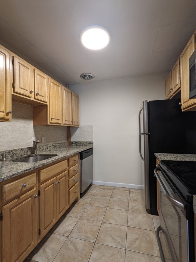 Photo - 94 Babcock St