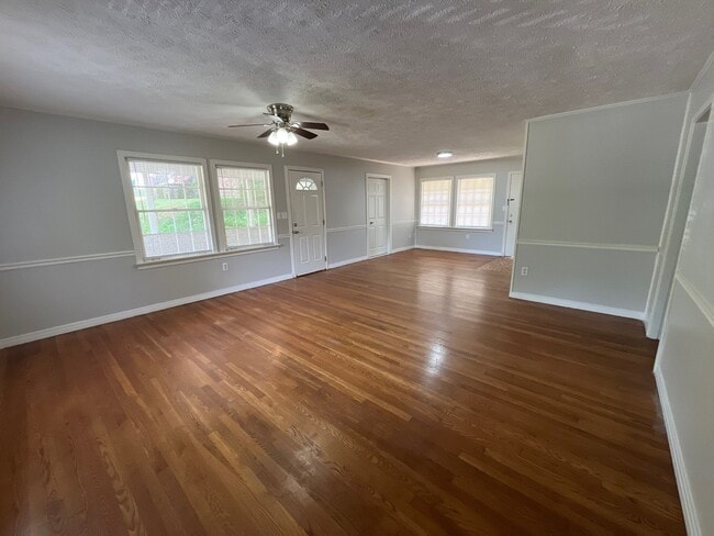 Photo - 942 W Forest Ave