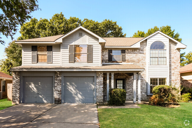 Building Photo - Spacious 4-Bedroom Home with Pool