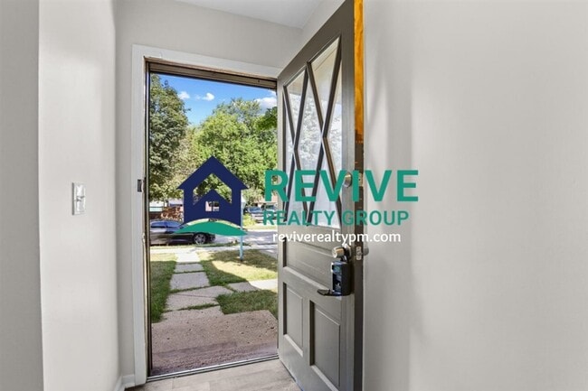 Photo - 28765 Glasgow St