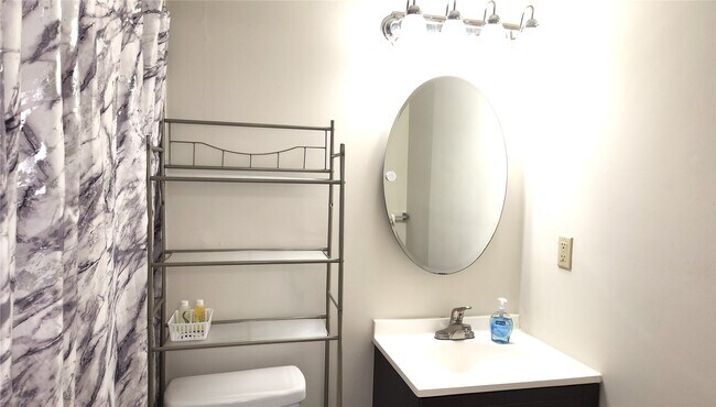 Photo - 4727 W Alabama St Unidad 105