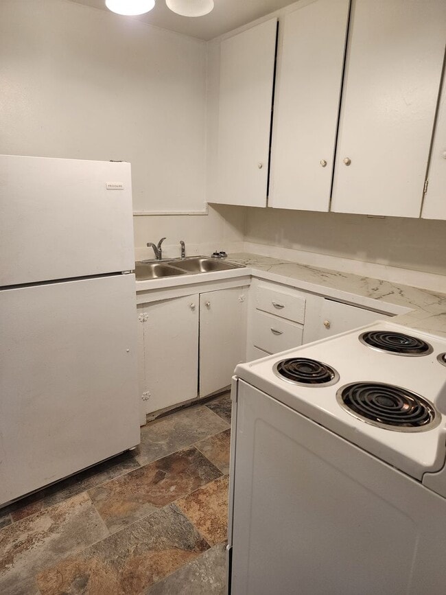 Photo - 1 bed 1 bath unit w/ shared laundry