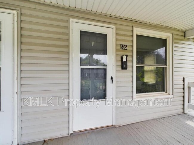 Photo - 695 Kling St