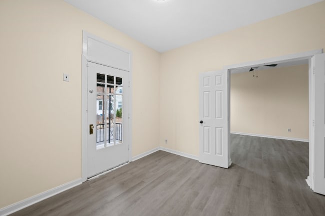 Photo - 4935 Hummelsheim Ave