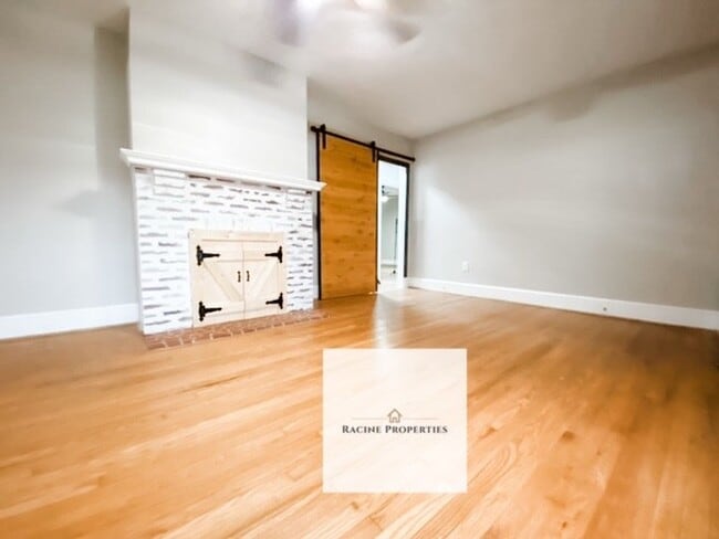 Photo - Two Story Home in Clinton!