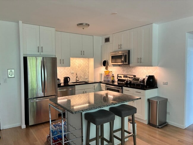 Kitchen (open concept) - 3600 N Lake Shore Dr Unit 201
