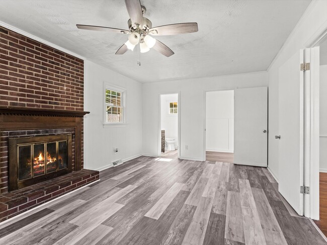 Photo - 3025 Glenan Dr