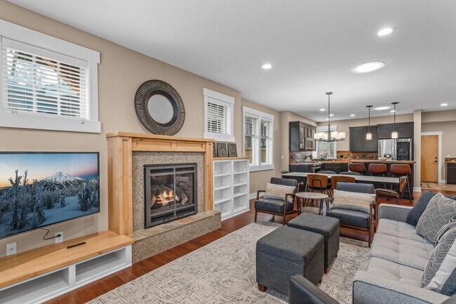 Photo - Grand Northwest Crossing Home. Fully furni...