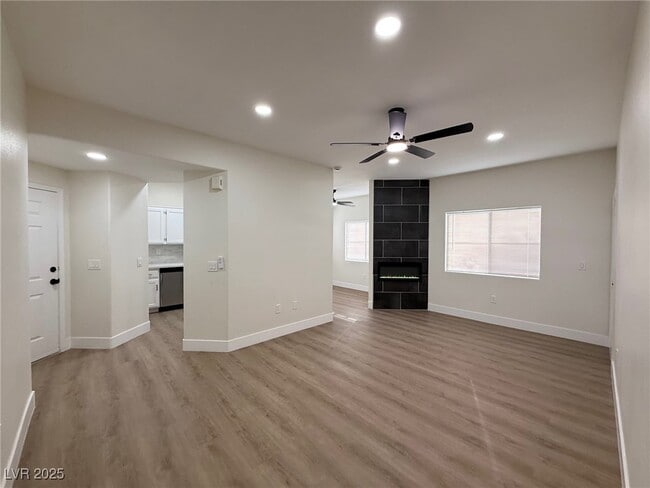 Building Photo - 2117 Echo Bay Unit 204