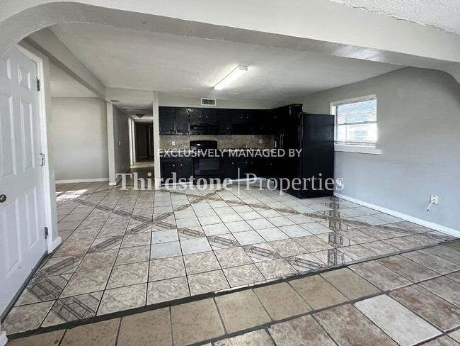 Photo - 3308 Haines St