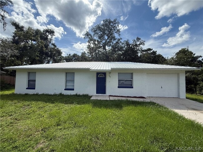 Building Photo - 927 Russell Ave