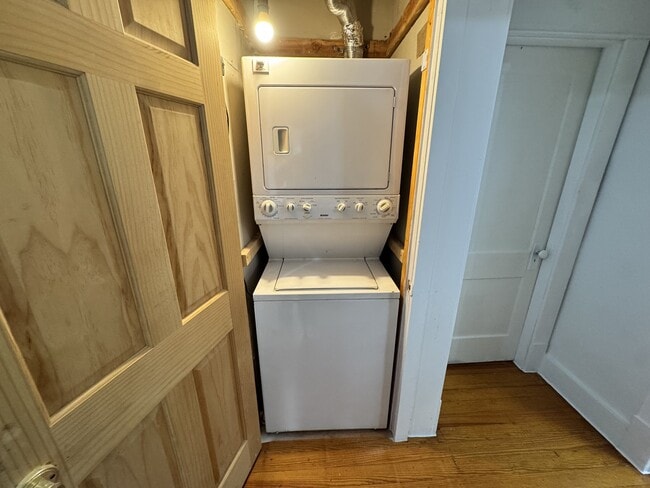 134-136-136 Woodlawn St Unit 2
