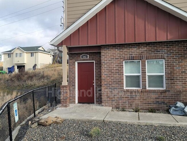 Building Photo - 502 NE Stadium Way