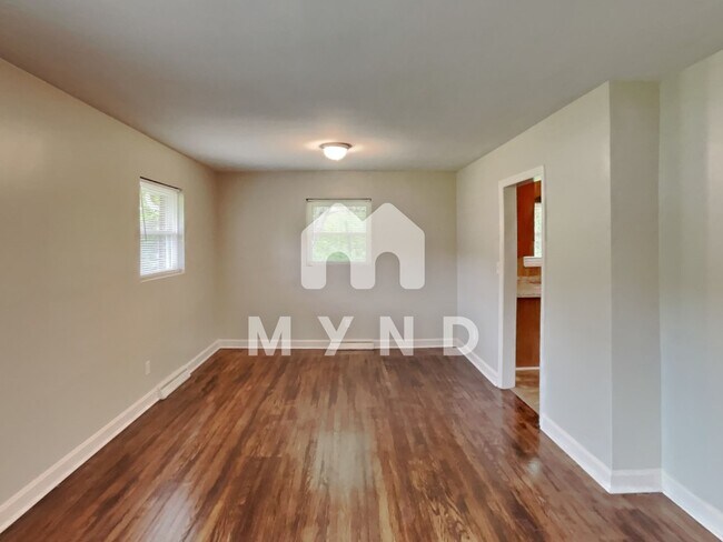 Photo - 5201 Pinebrook Dr