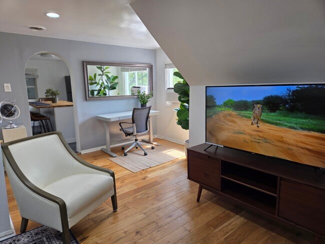 Building Photo - 2015 Davidson Pl Unit #2