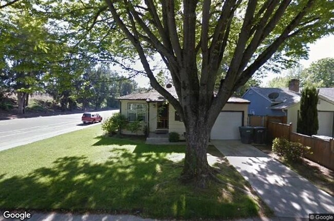 ADORABLE 2/2 (East Sac Location) Duplex! - ADORABLE 2/2 (East Sac Location) Duplex! Casa