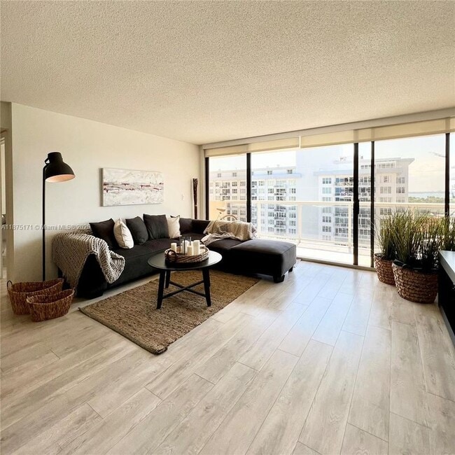 Building Photo - 5757 Collins Ave Rental