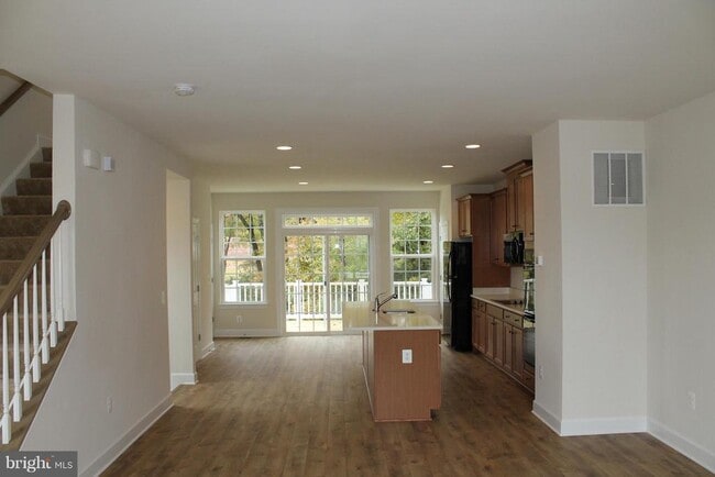 Photo - 10665 Hinton Wy