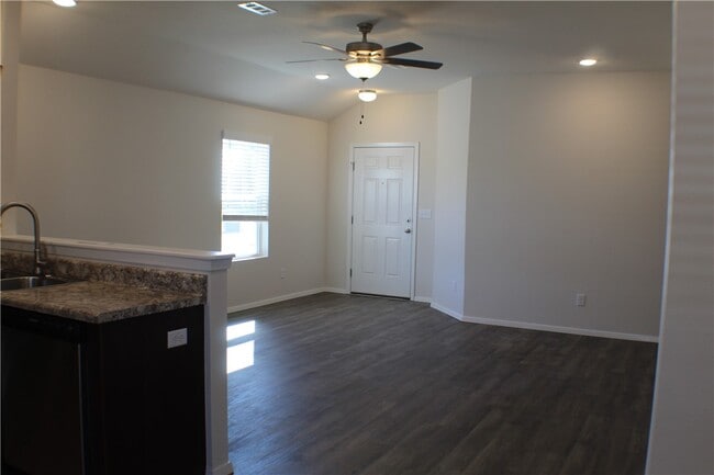 Photo - 1078 E Sparrow Cir