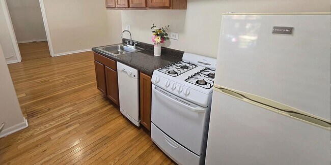 Photo - 917 W Waveland Ave Unit 1A