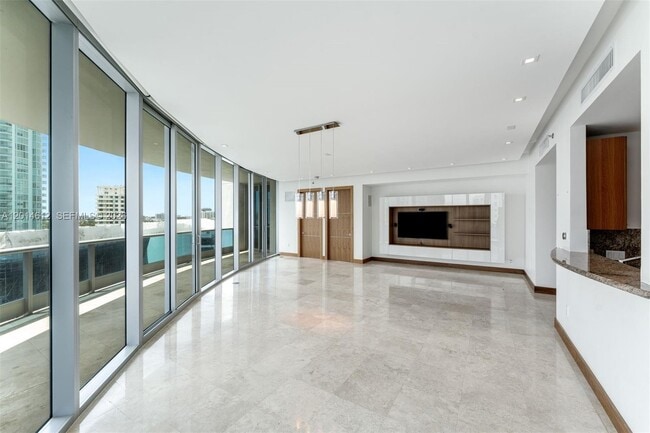 Photo - 5959 Collins Ave Unit 1001