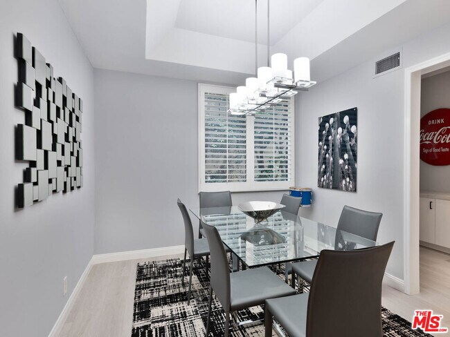 Photo - 8455 Fountain Ave Unidad 312