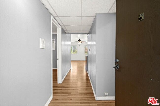 Photo - 12801 Moorpark St Unit 308