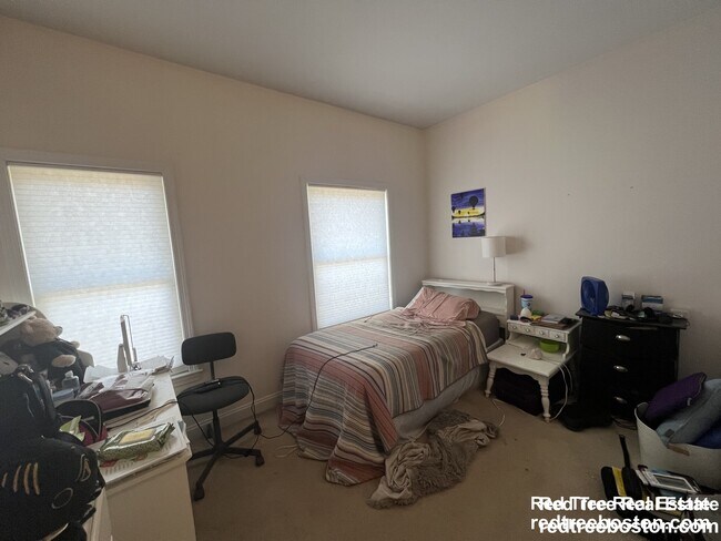 Photo - 8-10 Glencoe St. Unit 5 Unidad 5