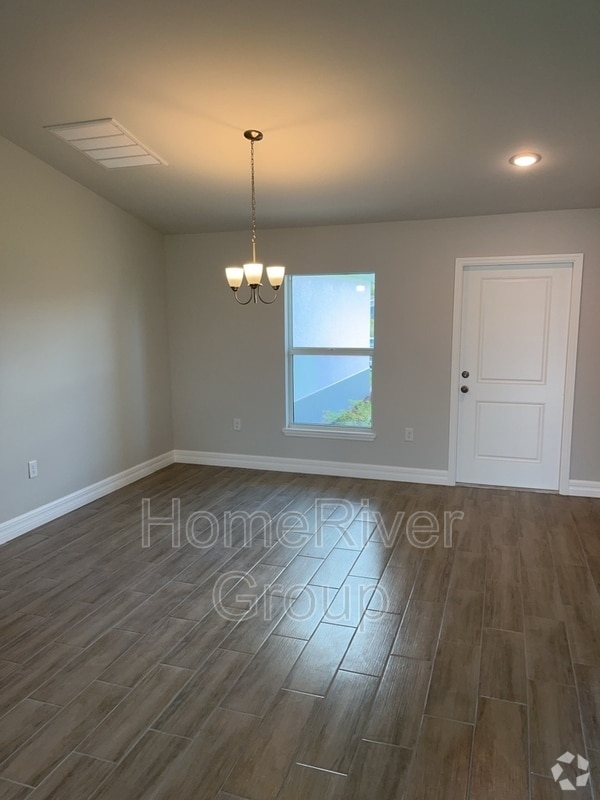 Building Photo - 2618 10th St SW Rental