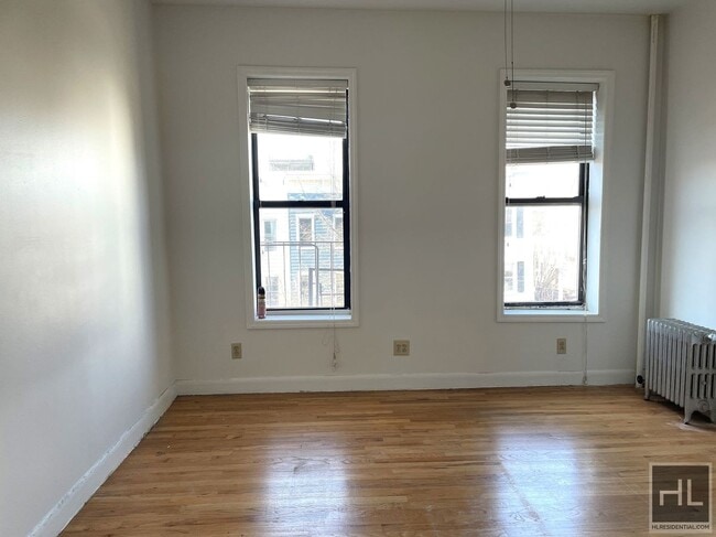 Photo - 6 AVENUE Unit 3L