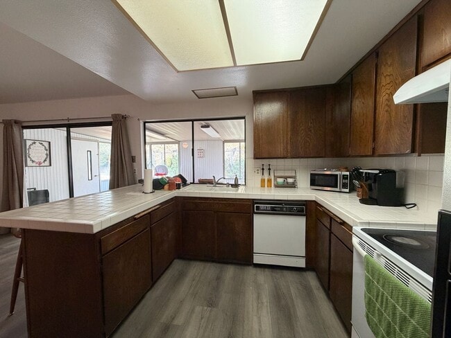 Photo - 3668 28th St E