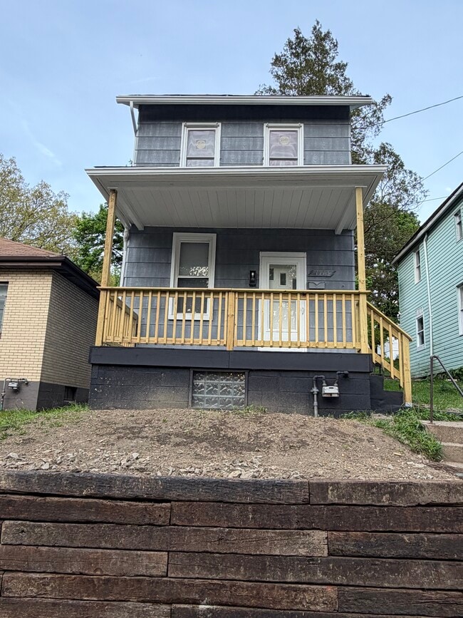 Building Photo - 1713 Scott St