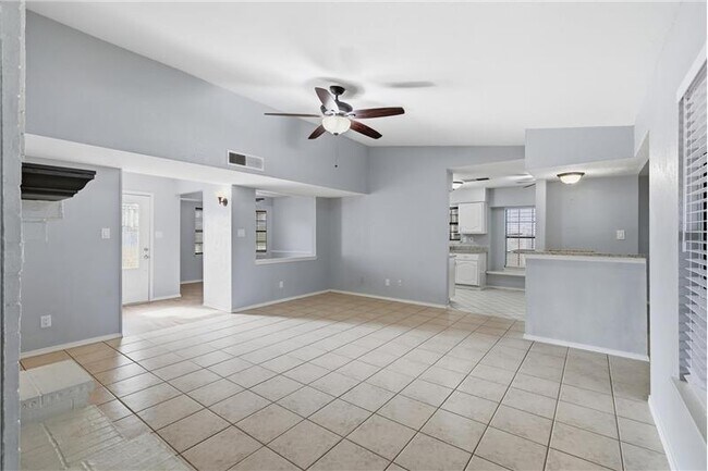 Photo - 2800 Carnaby Ln