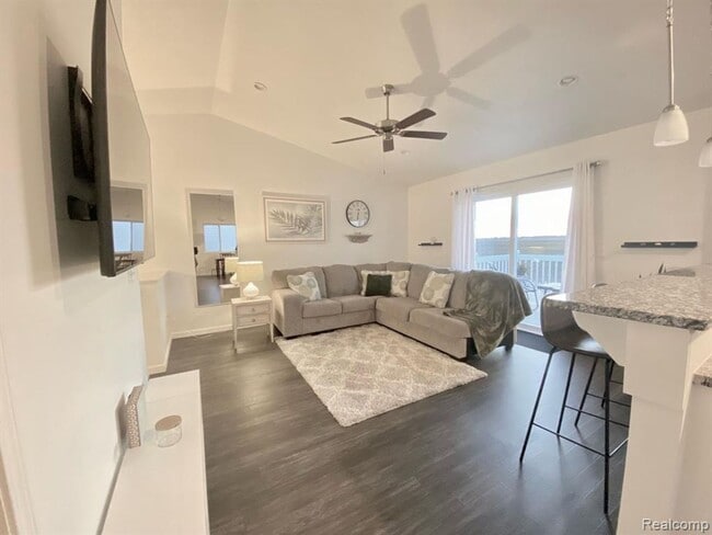 Photo - 1734 Burr Pond Ln