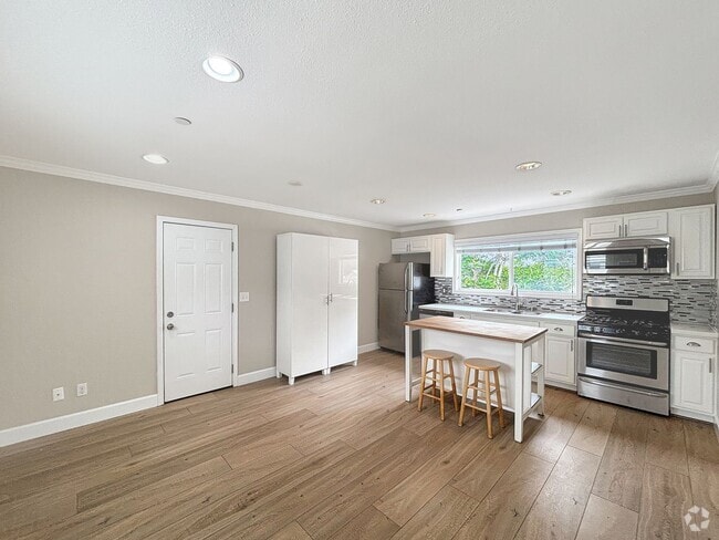 Building Photo - Charming 2BD/2BA Condo in University Heigh... Unit 4216