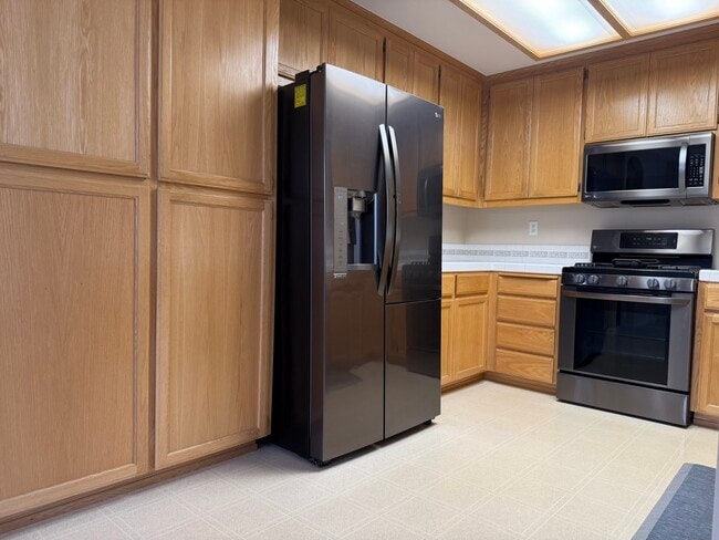 Photo - 861 Marlbank Pl