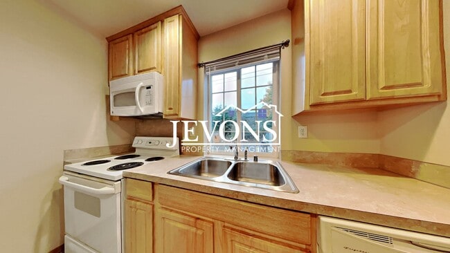 Photo - 3018 S 43rd St Unit B