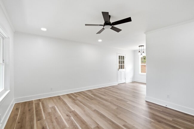 Photo - 3201 Hopkins Rd
