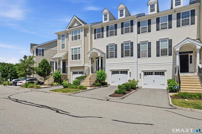 Photo - 15 Moorland Dr Unit 15