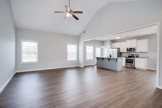 Photo - 311 Koweta Way