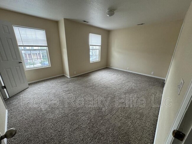 Photo - 2039 Creekridge Point