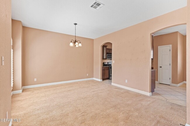 Photo - 2120 Shreya St