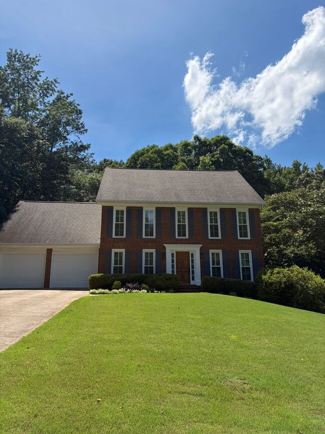 Building Photo - Beautiful East Side Home