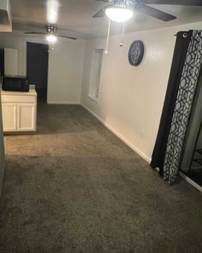 Building Photo - 6104 Peggyanne Ct Unit 2