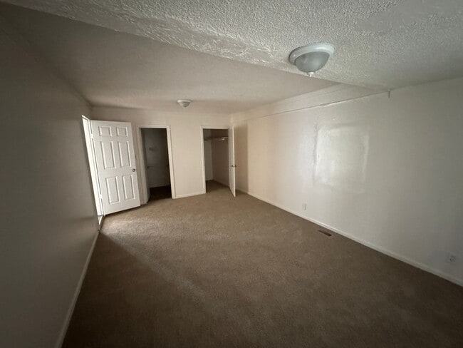 3082 Somerset Dr