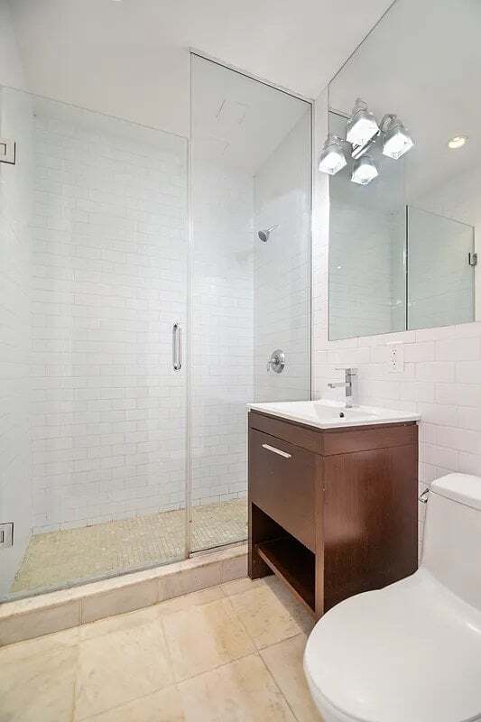 Photo - 328 E 4th St Unit A