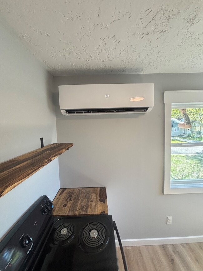 Photo - 241 13th St S