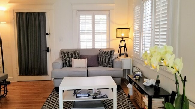 Building Photo - 4047 Van Buren Pl Unit 2