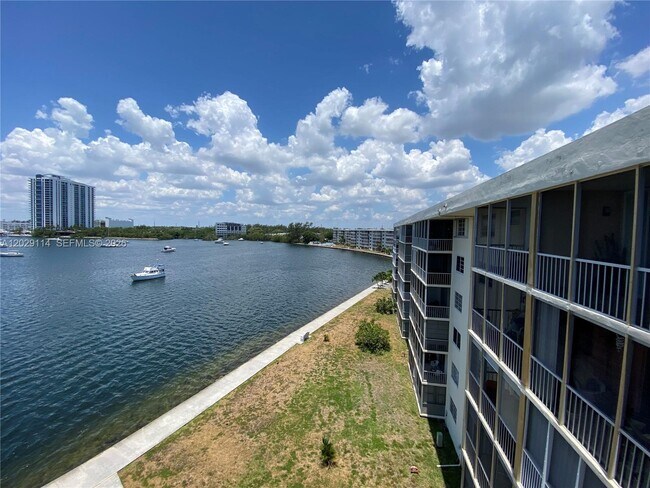 Photo - 2920 Point E Dr Unit N611