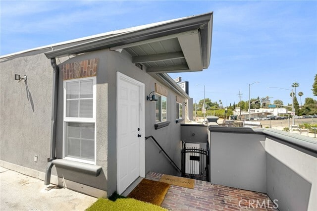 Photo - 6000 Woodman Ave Unidad A